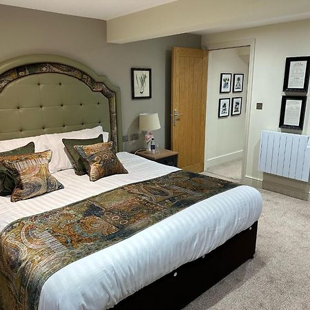 The Crown Hotel, Boroughbridge, North Yorkshire Экстерьер фото