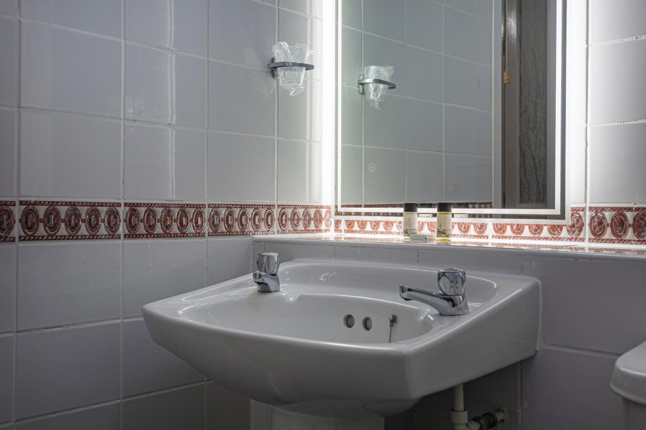 The Crown Hotel, Boroughbridge, North Yorkshire Экстерьер фото