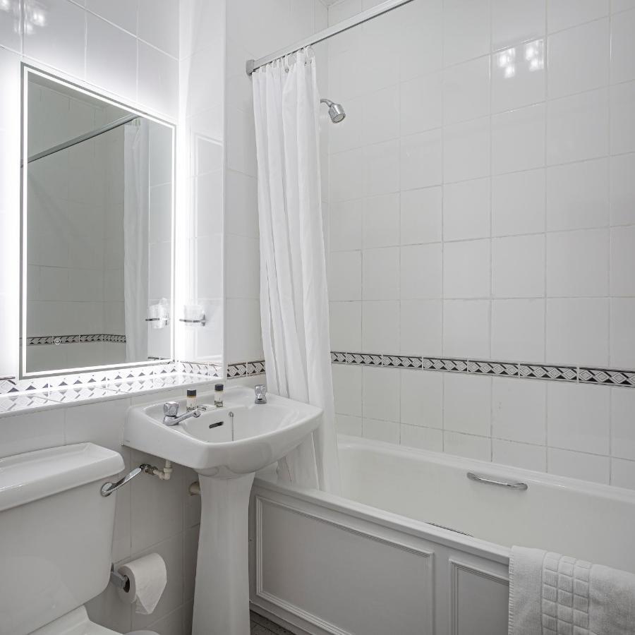 The Crown Hotel, Boroughbridge, North Yorkshire Экстерьер фото