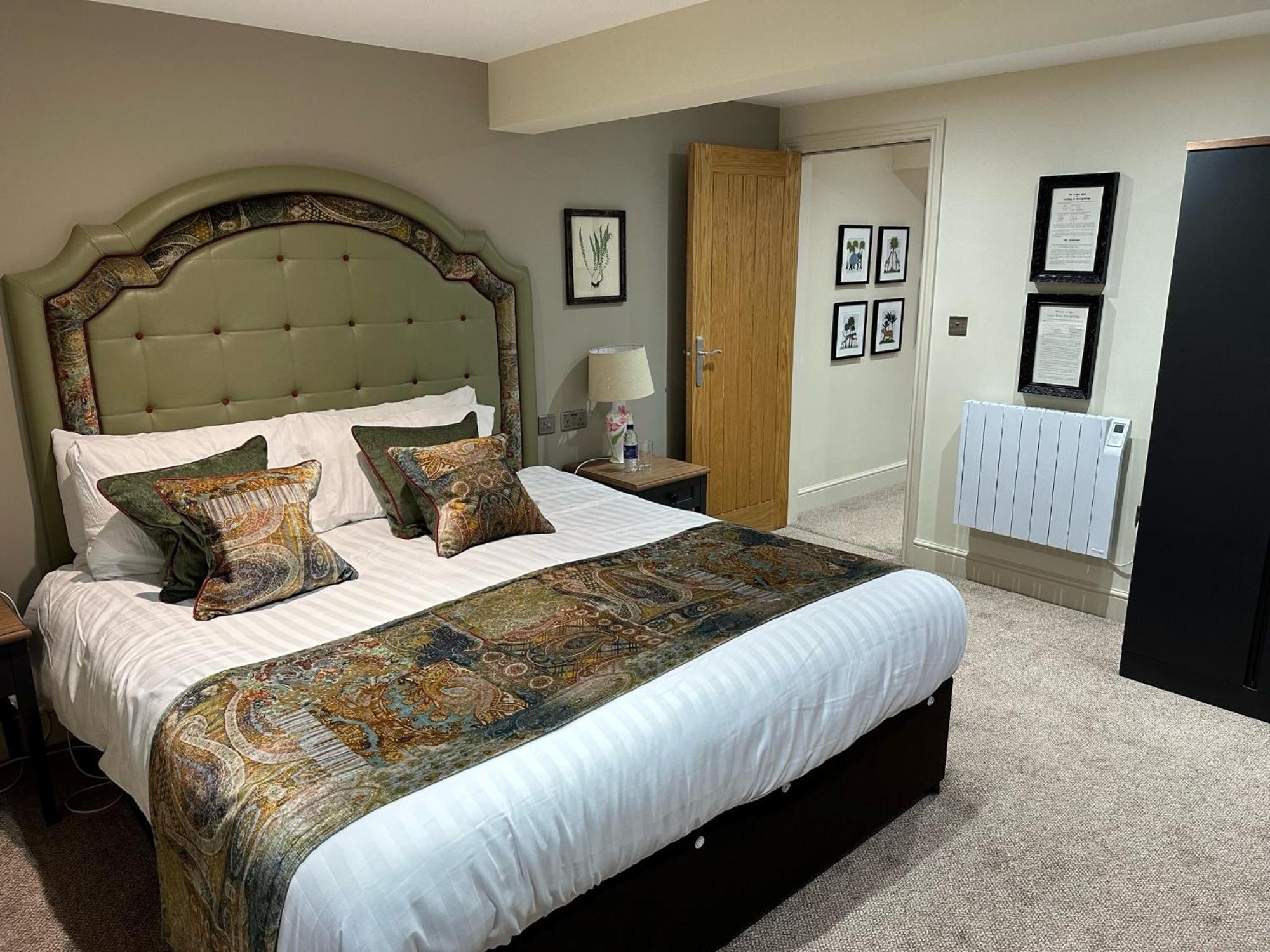 The Crown Hotel, Boroughbridge, North Yorkshire Экстерьер фото